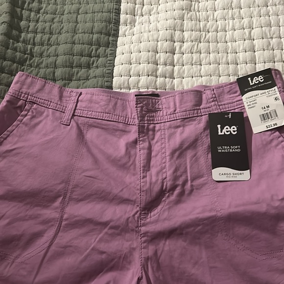 Lee Cargo Shorts - Picture 2 of 9
